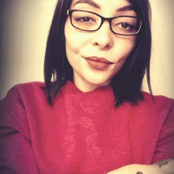 Meet your Posher, Monroe - Picture 1 of 4